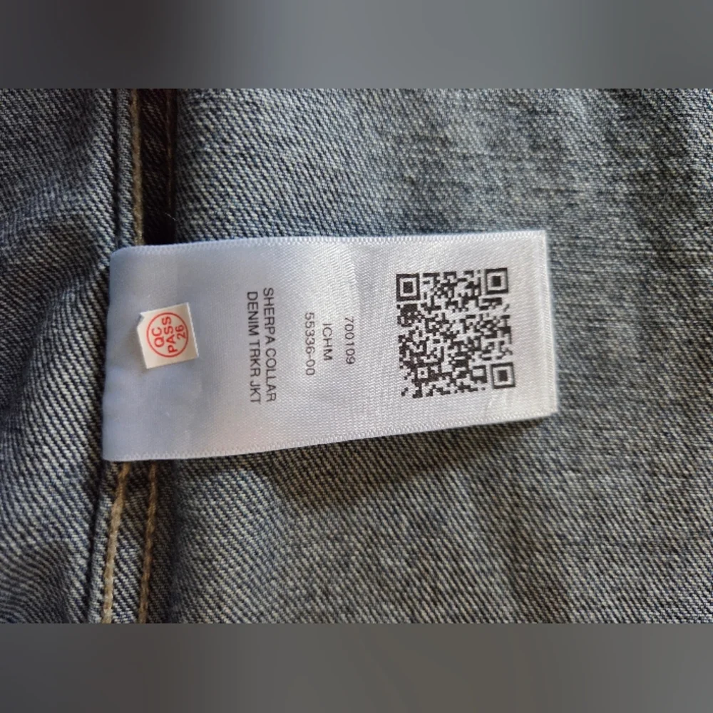 True Religion Denim‎ Jacket Trucker with White Sherpa Collar - Size Small